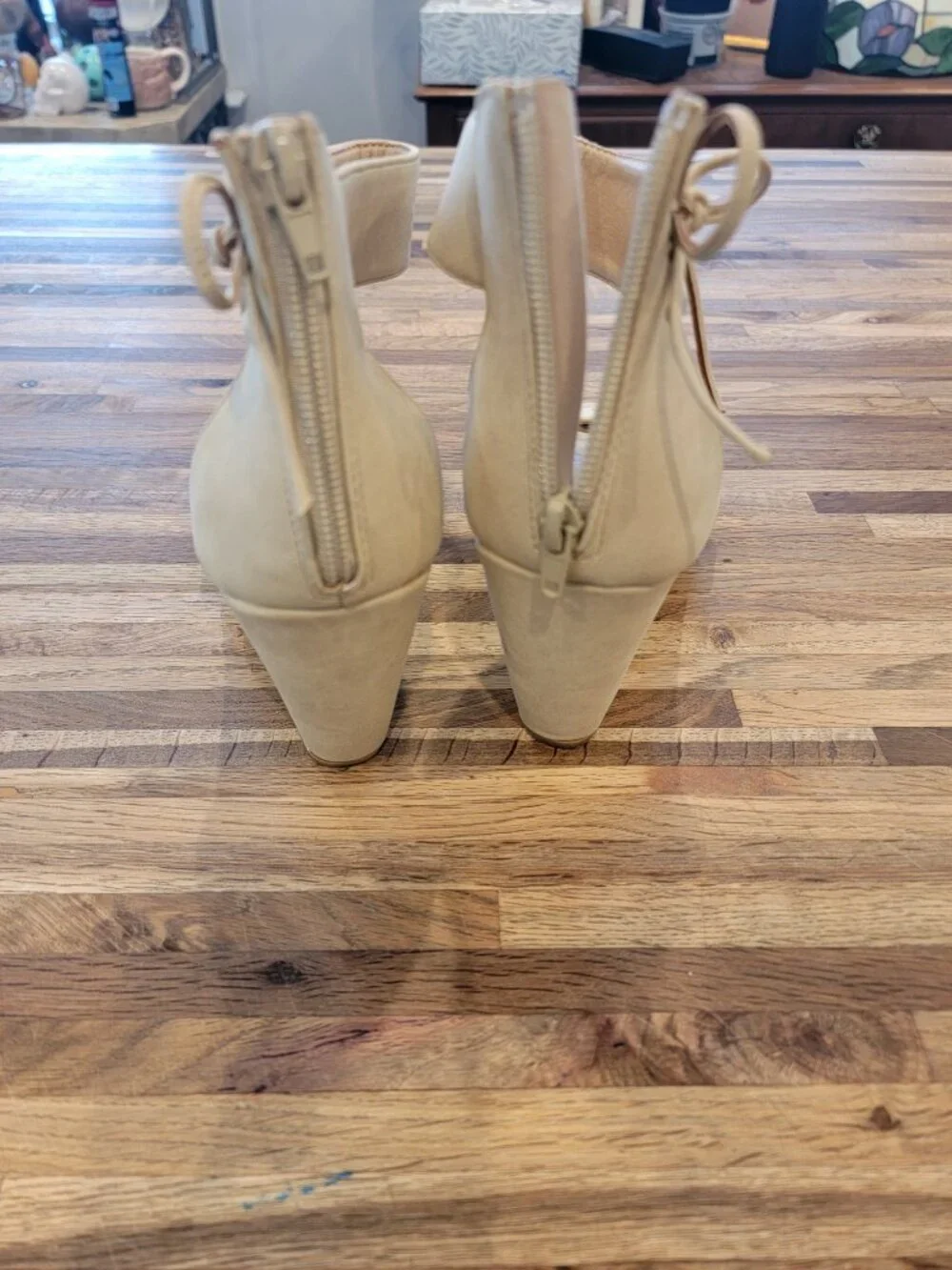CL by Laundry Canty Wedge Sandal. Beige/Natural/Taupe